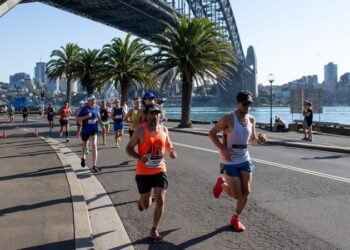 Sydney Marathon runners hospitalized as Australia swelters in unusual spring heat wave | CNN