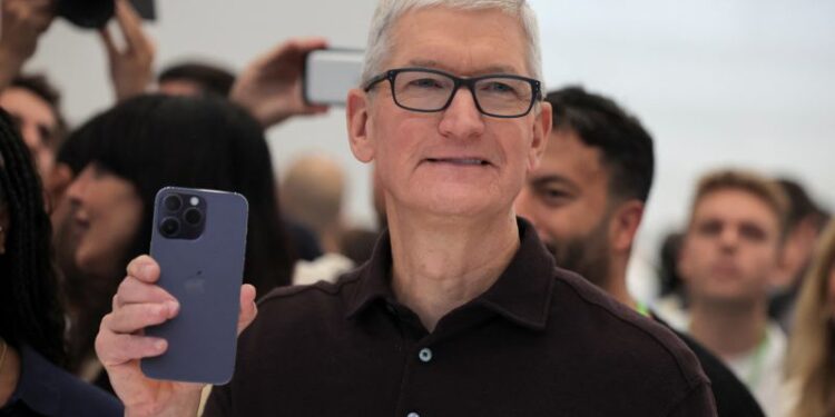 What to expect from Apple’s iPhone 15 reveal | CNN Business
