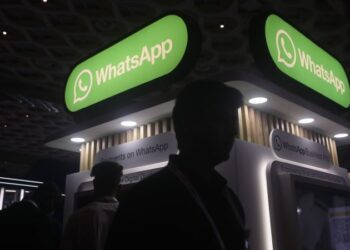WhatsApp adds rival in-app payment options in India commerce push | CNN Business
