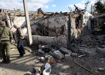 A secret weapons delivery and a cross-river raid: Here’s what to know about the latest in Ukraine | CNN