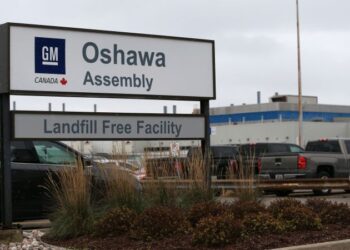 Canadian autoworkers go on strike at GM plants | CNN Business