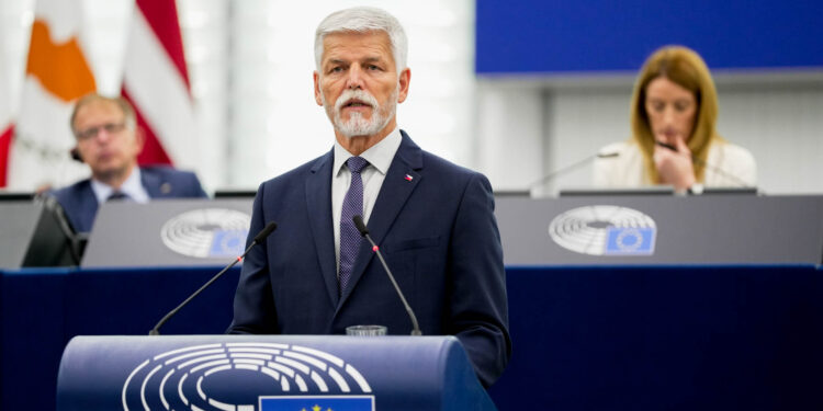 Czech President Pavel to MEPs: “If Ukraine fails, so will we” | News | European Parliament