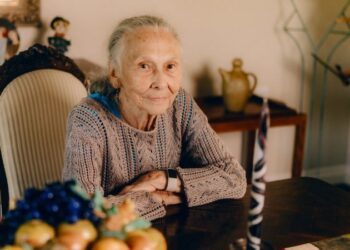 Holocaust survivor visiting Israel safely escapes as war breaks out | CNN