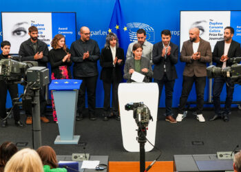 Investigation into Pylos migrant shipwreck wins 2023 EP journalism prize | News | European Parliament