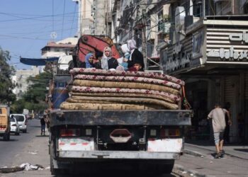 Israel warns of new phase in war on Hamas, as Gaza civilians flee and Israeli troops gather near border | CNN