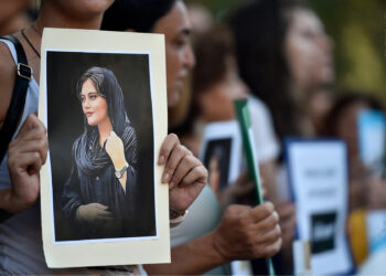 Jina Mahsa Amini and Iranian women protest movement win the 2023 Sakharov Prize  | News | European Parliament