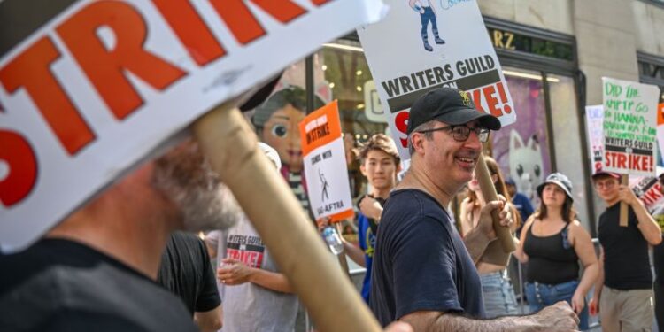 John Oliver returns to his HBO show, urging more workers to unionize | CNN Business John Oliver returns to his HBO show, urging more workers to unionize | CNN Business