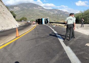 Mexico bus crash kills at least 16 Venezuelan and Haitian migrants | CNN