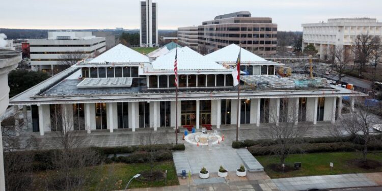 North Carolina Republicans unveil map proposals that could help GOP gain up to four House seats in 2024 | CNN Politics