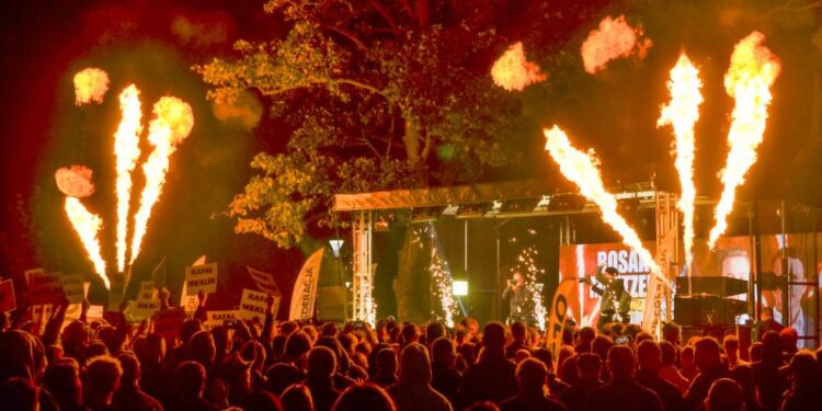 Poland’s goodwill toward Ukraine is eroding. The far right is taking advantage | CNN Poland’s goodwill toward Ukraine is eroding. The far right is taking advantage | CNN