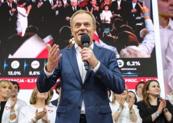 Poland’s pro-European opposition seems set to oust populists, but tense days lie ahead | CNN