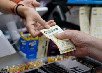 Powerball jackpot leaps to .73 billion as the prize becomes the second largest in the lottery’s history | CNN Business