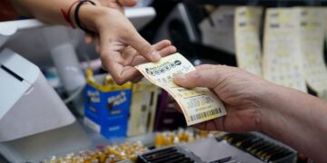 Powerball jackpot leaps to .73 billion as the prize becomes the second largest in the lottery’s history | CNN Business