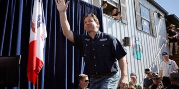 Risks of DeSantis’ Iowa-first strategy mount as he returns to South Carolina for first time in nearly 3 months | CNN Politics