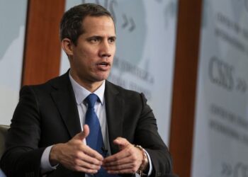 Venezuela issues arrest warrant for US-based opposition leader Juan Guaido | CNN