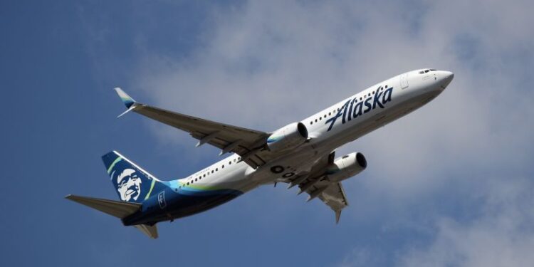 What we know about the off-duty Alaska Airlines pilot accused of trying to shut off a plane’s engines mid-flight | CNN
