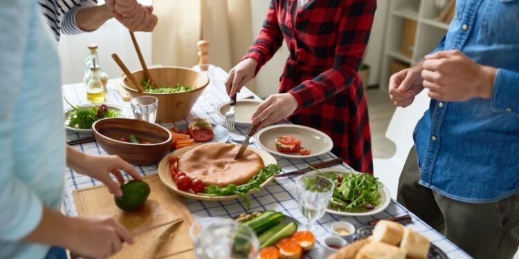 Family member say something rude? Here’s what to say back, according to experts | CNN