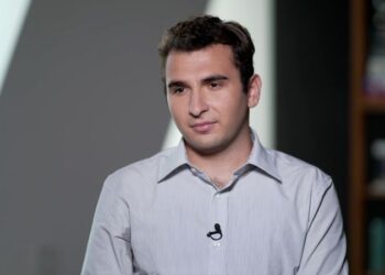 Far-right conspiracy theorists accused a 22-year-old Jewish man of being a neo-Nazi. Then Elon Musk got involved | CNN Business