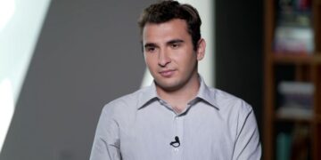 Far-right conspiracy theorists accused a 22-year-old Jewish man of being a neo-Nazi. Then Elon Musk got involved | CNN Business