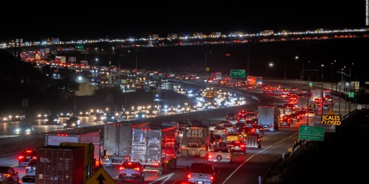 Live updates: Thanksgiving holiday travel and weather news