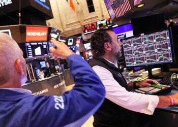 Live updates: The latest on markets, the jobs report and the economy