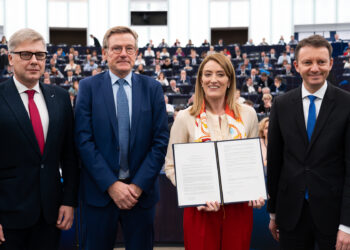 MEPs adopt EU budget 2024: focus on research, youth and external challenges | News | European Parliament