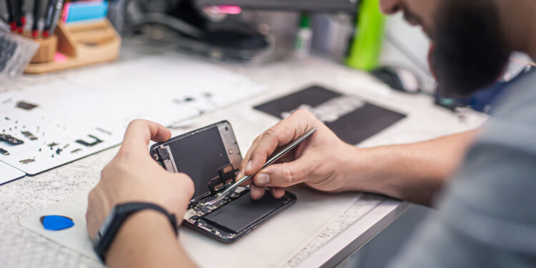 New EU rules encouraging consumers to repair devices over replacing them   | News | European Parliament