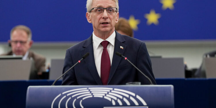 PM Denkov: Bulgarian and Romanian Schengen accession will make Europe stronger  | News | European Parliament