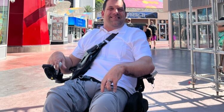 Wheelchair passenger says he had to drag himself off Air Canada plane | CNN