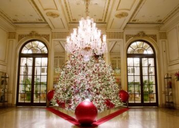 16 luxury hotels that go all-out for Christmas | CNN