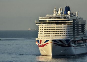 ‘Freak’ turbulence lands 11 airplane passengers in hospital as they returned from a Christmas cruise | CNN