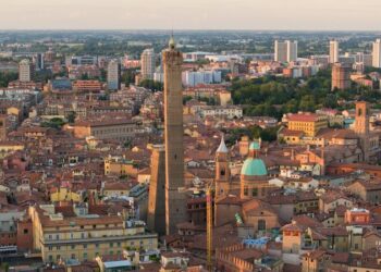 ‘Leaning tower’ in Italy on ‘high alert’ for collapse | CNN