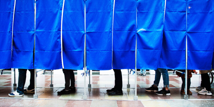 MEPs propose lead candidate system rules ahead of European elections | News | European Parliament