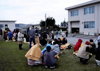 Live updates: Japan earthquake: 7.5-magnitude quake hits, triggering tsunami warning