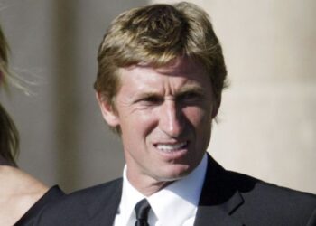 Wayne Gretzky Fast Facts | CNN