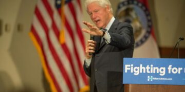 Bill Clinton: ‘I almost want to apologize’ for sparring with protesters | CNN Politics