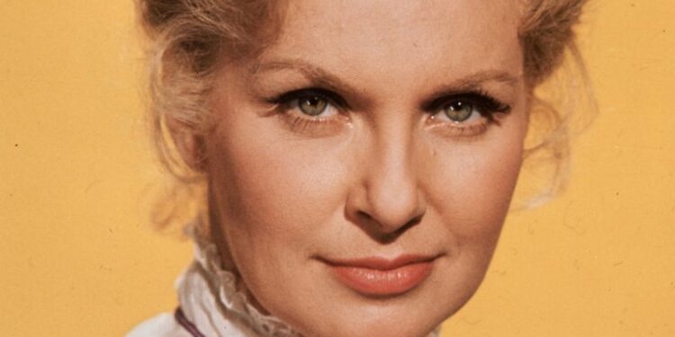 Joanne Woodward Fast Facts | CNN