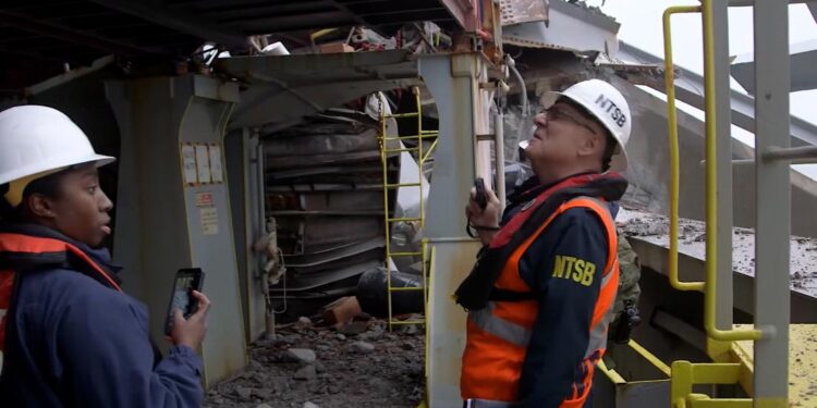 Live updates: Baltimore bridge collapse clean up