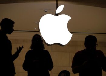Live updates: US sues Apple in antitrust complaint