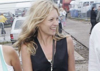 Remember when Kate Moss wore rain boots at Glastonbury? | CNN
