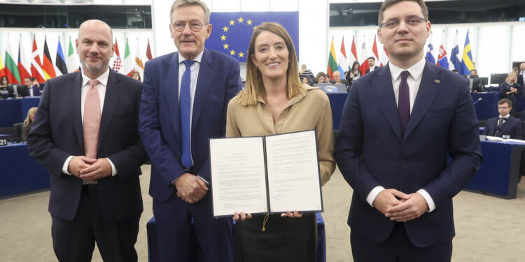 EU budget 2025: reinforcing key EU programmes and managing borrowing costs | News | European Parliament