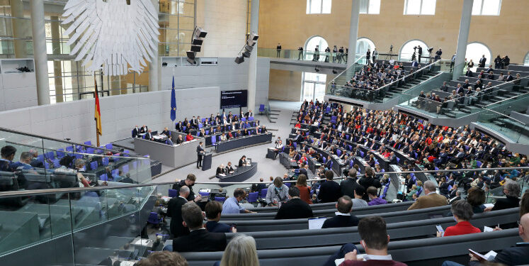 How pronouns shape political outcomes in the German parliament How pronouns shape political outcomes in the German parliament