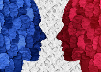 The perceived independence of information sources has a powerful impact on polarisation