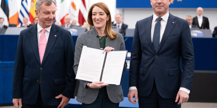 MEPs adopt 2026 EU budget: focus on competitiveness, research and security | News | European Parliament