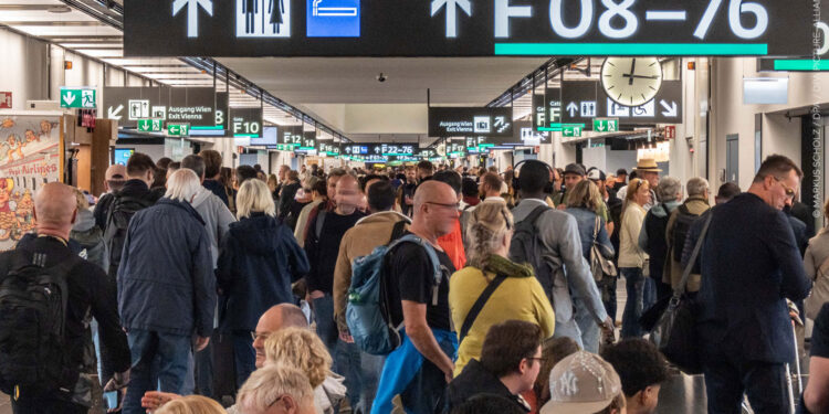 European Parliament stands behind air passenger rights | News | European Parliament