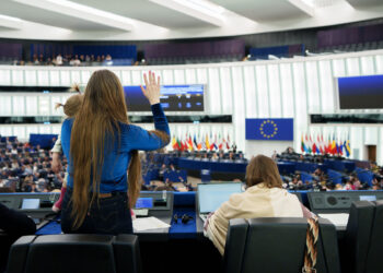 Proxy voting rights approved for MEPs during pregnancy and after giving birth | News | European Parliament