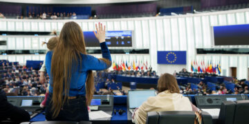 Proxy voting rights approved for MEPs during pregnancy and after giving birth | News | European Parliament