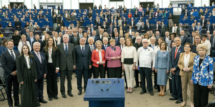 First laureates honoured with the European Order of Merit | News | European Parliament